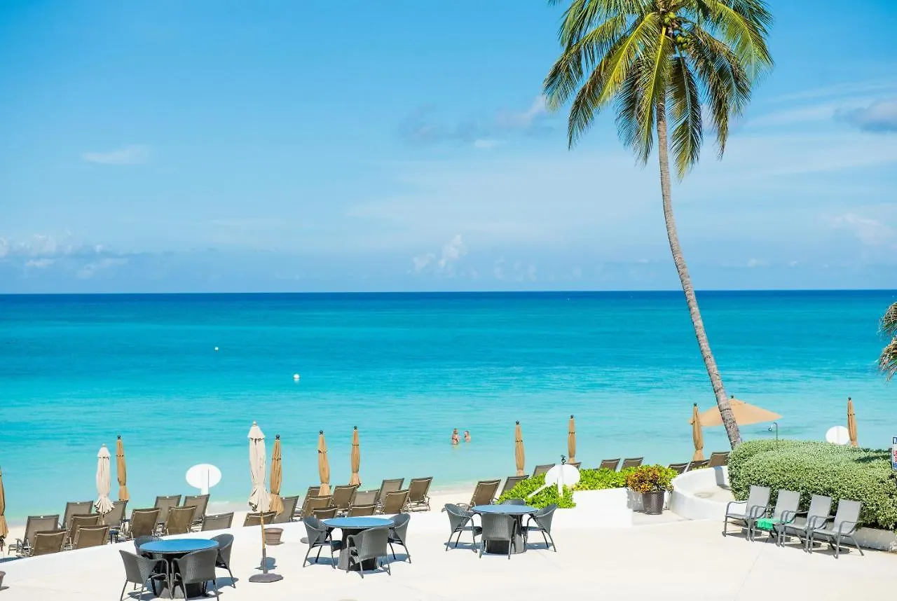 ג'ורג' טאון Regal Beach Club #122 0*, ג'ורג' טאון